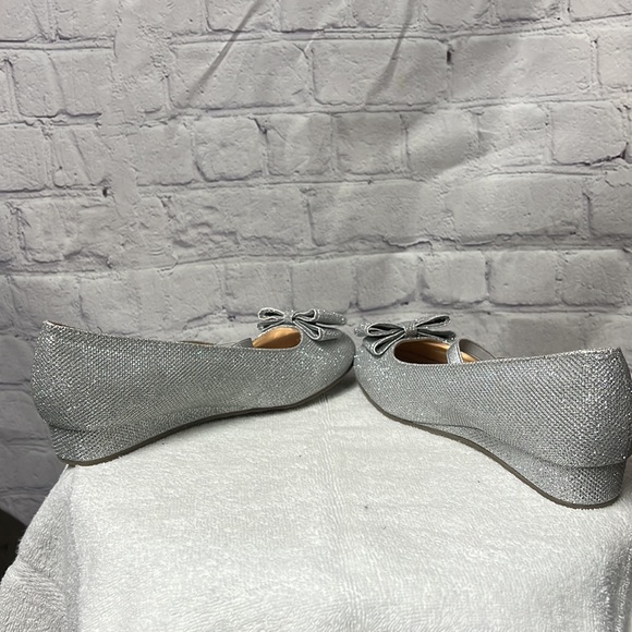 Silver wedge shoes, never worn, NWOT - Picture 4 of 6